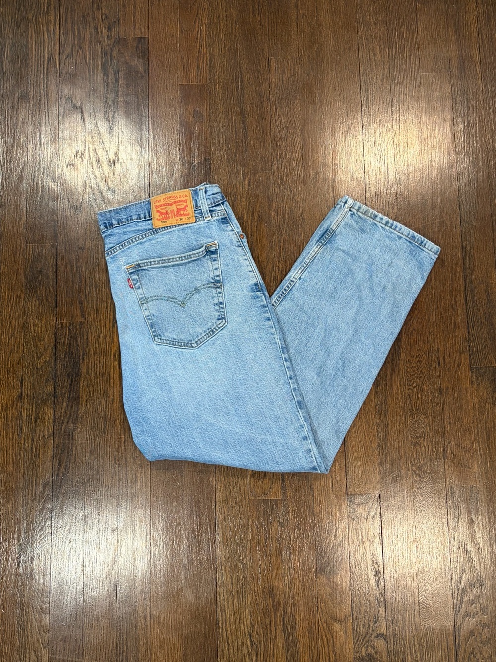 Levi's 550 blue jeans